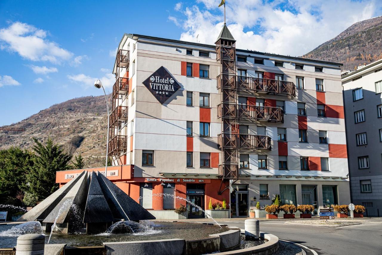 Hotel Vittoria ซอนดริโอ ภายนอก รูปภาพ