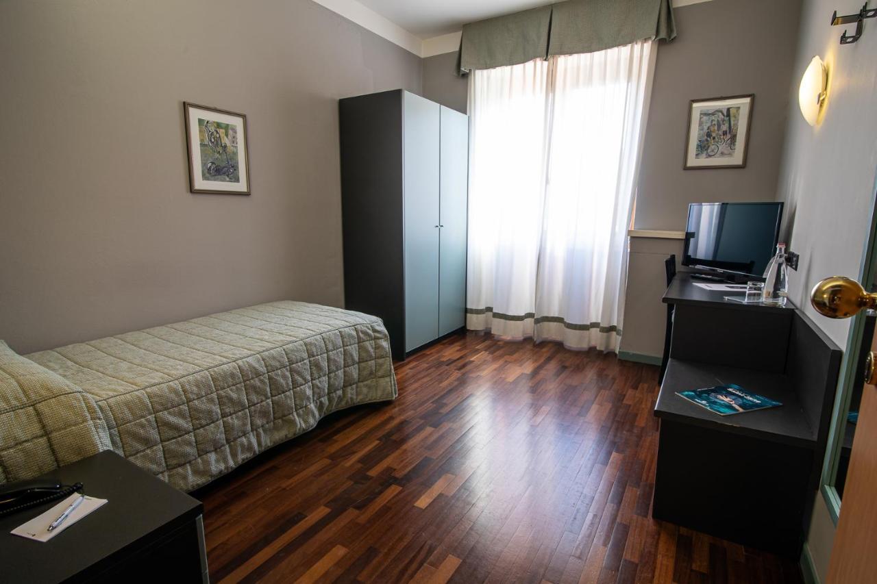 Hotel Vittoria ซอนดริโอ ภายนอก รูปภาพ