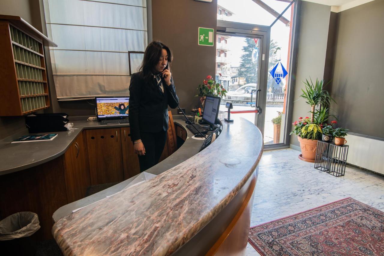 Hotel Vittoria ซอนดริโอ ภายนอก รูปภาพ